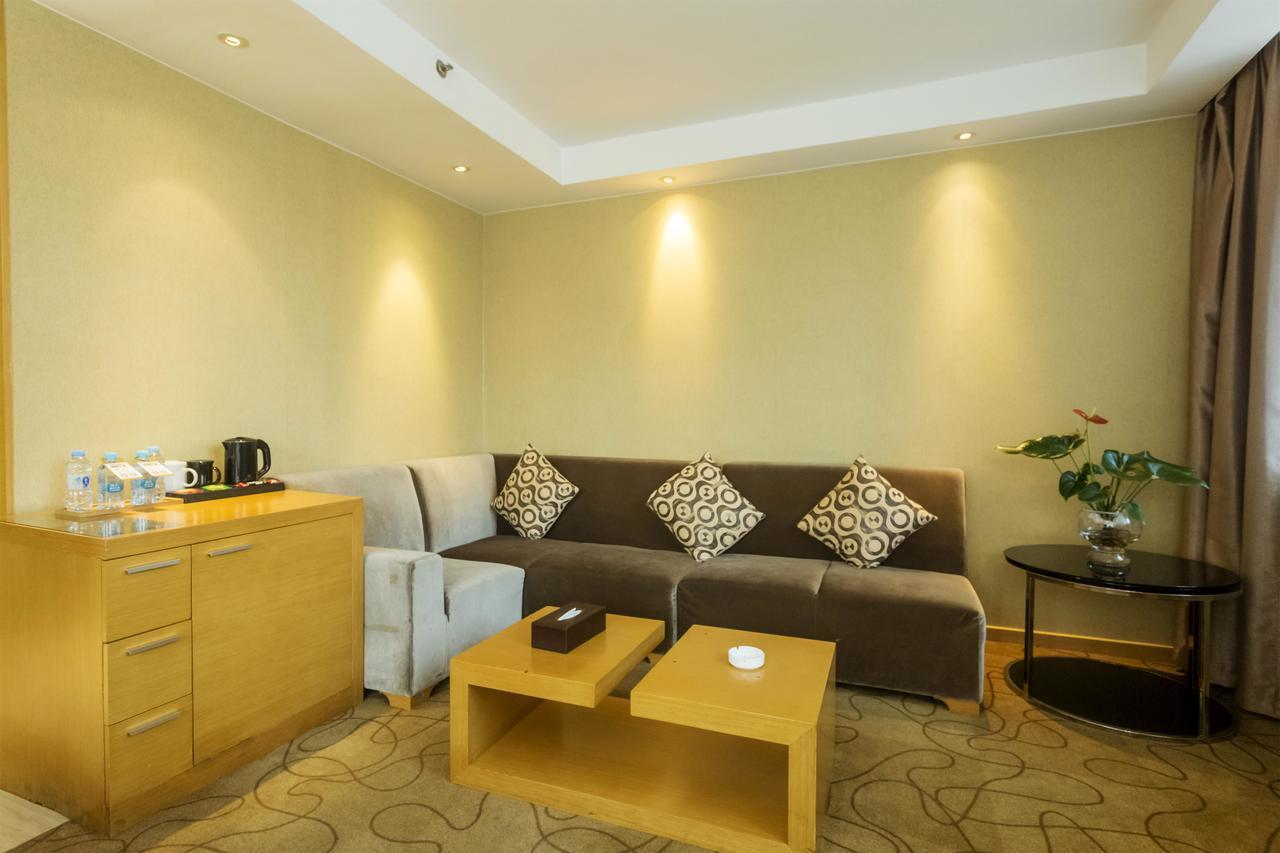 Metropolo, Guangzhou, Wanda Plaza-Baiyun Mountain Hotell Exteriör bild